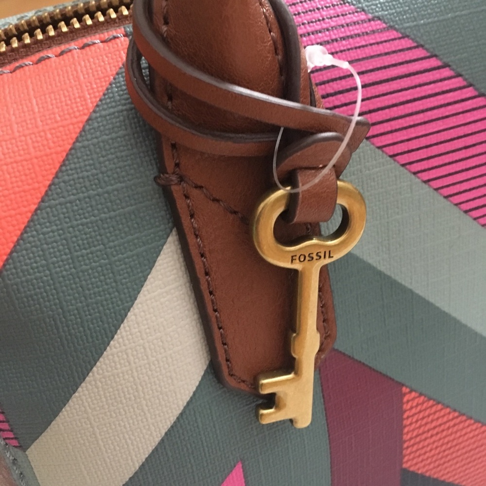 ⭐️NEW Fossil Fiona Chevron Satchel - Picture 5 of 8